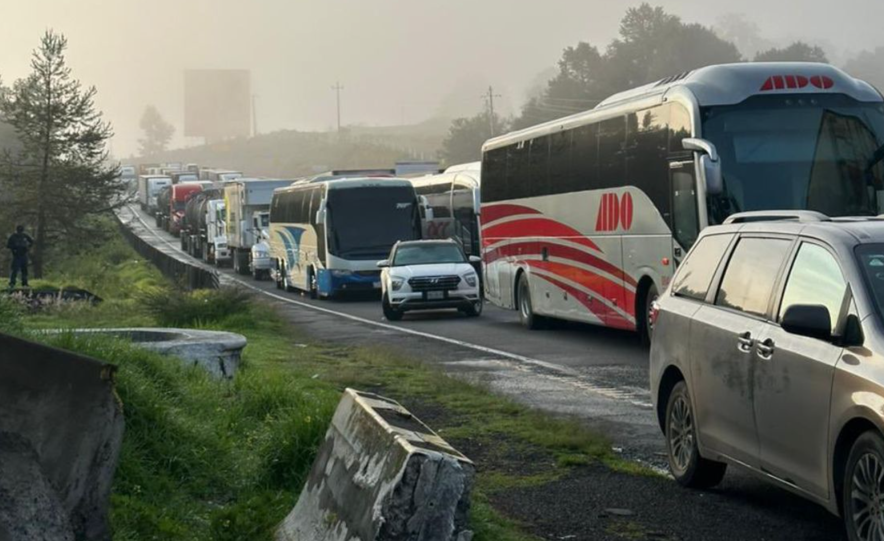 Sigue el cierre en ambos sentidos de la México-Puebla